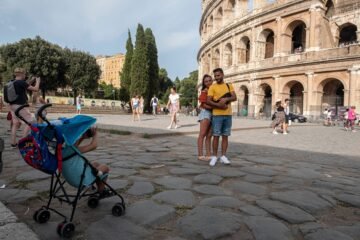 Airbnb organiza en el Coliseo un combate para clientes disfrazados de gladiadores a cambio de donar 1,5 millones de dólares