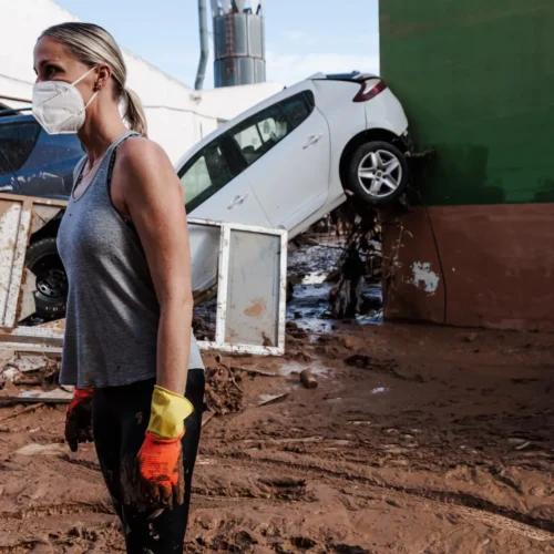 Leptospira: síntomas de la infección que ya podría afectar a al menos dos voluntarios en Valencia por la DANA