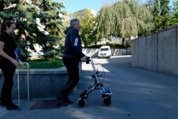 Dos lesionados medulares vuelven a caminar tras activar una zona del cerebro no relacionada con caminar