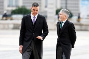 Las cloacas atascan la política