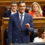 La crónica | Sánchez se aferra al ‘y tú más’ en un Congreso incendiado