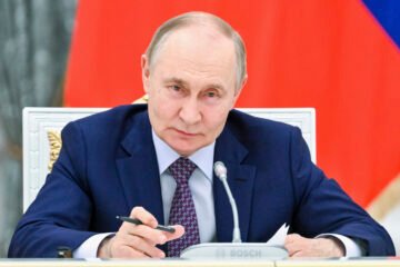 Macron y Putin hablan por primera vez en tres años durante dos horas sobre Ucrania