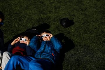 El trío de eclipses solares que se avecinan en España lleva al Gobierno a movilizar 13 ministerios ante un reto inédito