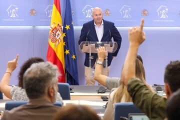 La ronda de contactos del PP rebaja la presión para que Feijóo presente una moción de censura