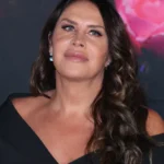 Karla Sofía Gascón ironiza sobre su escándalo en un videoclip del grupo de Javier Calvo