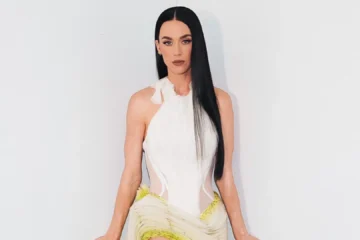 Katy Perry sorprende muy sonriente en redes sociales tras conocerse su separación con Orlando Bloom