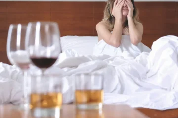 Un vaso de esta bebida reduce los efectos de la resaca, ayuda a rehidratar el cuerpo y mejora el estado general