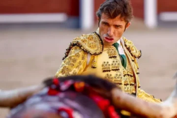El torero Juan de Castilla sufre dos graves cornadas en Bayona: «Ha sido un milagro»