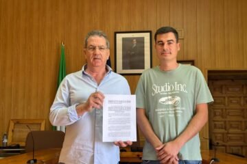 Un pueblo de Cáceres declara ‘personas no gratas’ a los diputados socialistas extremeños que votaron en contra de la prórroga de Almaraz