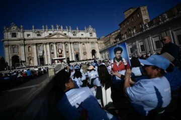 El Papa León XIV proclama santo a Carlo Acutis, el primero de los ‘millennial’