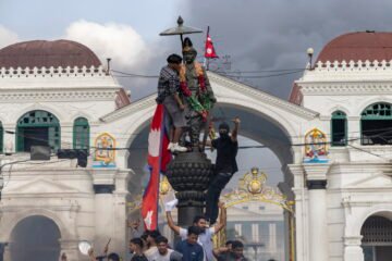 La Generación Z de Nepal sacude el país en 48 horas: 19 muertos, dimisión del primer ministro y arde el Parlamento