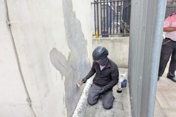 Borrado el mural de Banksy en el que un juez golpeaba a un manifestante