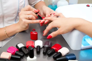 Los efectos en la salud de los esmaltes con TPO y DMTA: mutaciones genéticas, abortos espontáneos, daño renal y más