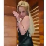 El vídeo de Britney Spears en el que baila errática en el baño de un restaurante y el temor de su entorno: «No está nada bien»
