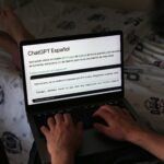 “En mi círculo casi todos hemos usado la IA como estimulación”: los jóvenes ya hacen ‘sexting’ con chatbots