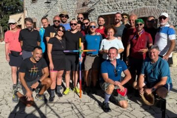 Los católicos LGTBIQ+ entran por la Puerta Santa del Vaticano