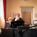 El ‘taller’ de un pueblo de Italia donde dos sopranos retiradas ‘reparan’ las voces rotas de la ópera