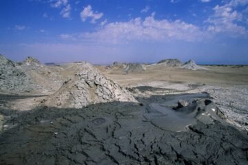 Los terremotos de Turquía de 2023 activaron decenas de volcanes de lodo a mil kilómetros