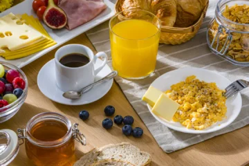Retrasar los horarios de comidas, especialmente el desayuno, puede conllevar un mayor riesgo de mortalidad en mayores