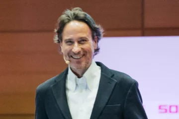 Víctor Küppers, experto en psicología positiva: «No hay que admirar la inteligencia, hay que admirar si alguien es buena persona porque eso es un esfuerzo»