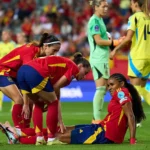 Salma Paralluelo, baja en la selección por una lesión en el ligamento lateral interno de la rodilla izquierda
