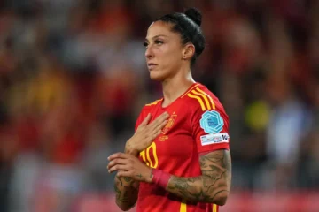 El emotivo mensaje de Jenni Hermoso tras sus lágrimas por volver a jugar con la Roja: «La realidad también es estar rota por dentro»