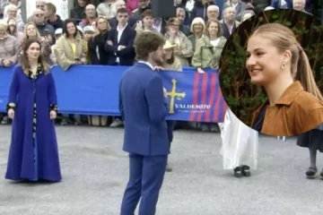 Un joven se ‘declara’ a Leonor en una divertida escena en Valdesoto: «¿Prestaríai ser esposa de un buen galán asturianu?»