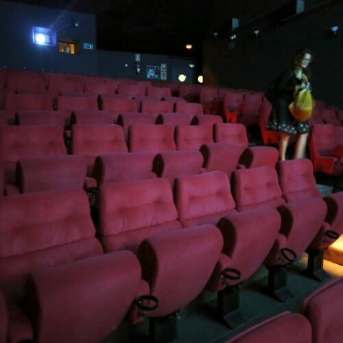Nunca tanta gente vio películas, pero nunca tan poca fue al cine
