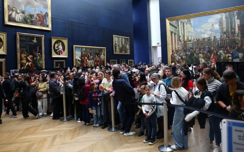 La fiscal tiene “una pequeña esperanza” de recuperar las joyas del Louvre