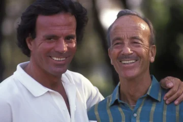 La casa de Julio Iglesias de Orense ya está lista, pero él no la habitará: la ha comprado para honrar a su padre, ‘Papuchi’