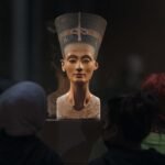 El gran sueño de la reunión de la máscara de Tutankamón y el busto de Nefertiti