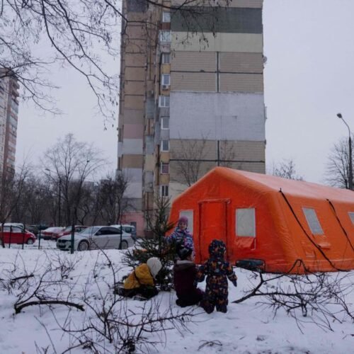 La ofensiva del frío: los ataques de Rusia dejan más de 800 edificios de Kiev sin calefacción desde el viernes y con temperaturas que pueden bajar a -15 grados