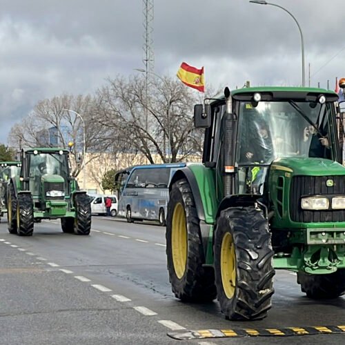 La campaña nacional de ‘tractoradas’ contra el acuerdo con Mercosur arranca en Extremadura, Burgos y Oviedo: «Es una puñalada trapera»