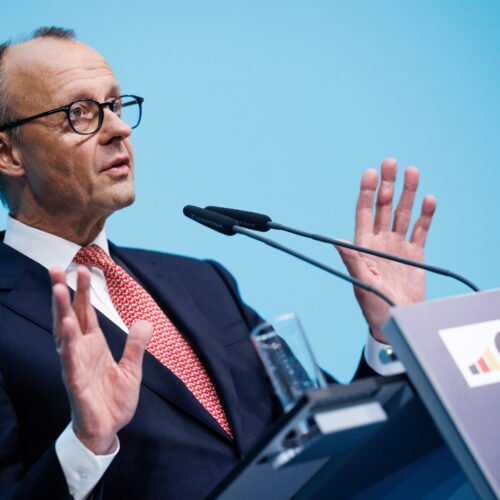 Merz reafirma su apoyo a Dinamarca y advierte a Trump que Europa no aceptará presiones económicas