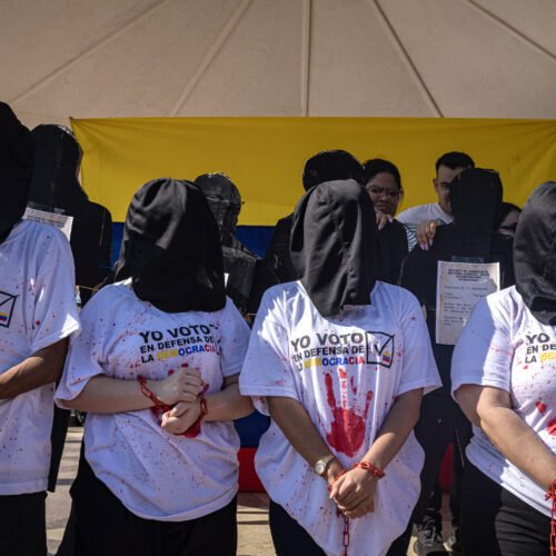 Nueva oleada de excarcelaciones, incluidos dirigentes, periodistas y activistas de derechos humanos