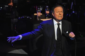La Fiscalía archiva la denuncia contra Julio Iglesias por falta de competencia