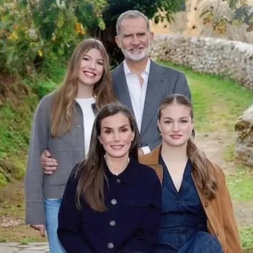 Los reyes Felipe y Letizia desean que 2026 traiga ilusiones, oportunidades y éxitos «desde la unidad por el bien común»