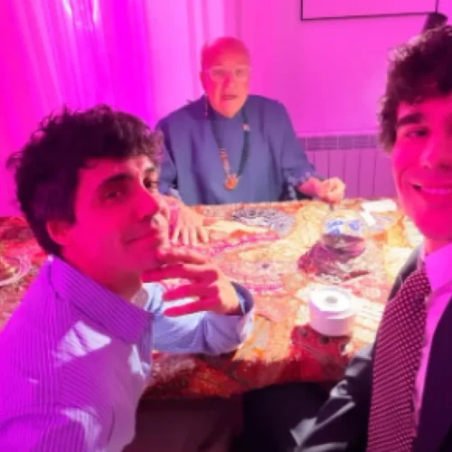 Los Javis pasan la Nochevieja juntos, tras su inesperada separación, junto a Rappel, Úrsula Corberó y Ricardo Darín