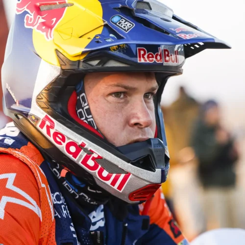 La dura etapa de Daniel Sanders en el Dakar, con dos posibles fracturas tras una caída: «Notaba como el hueso se clavaba en la piel»