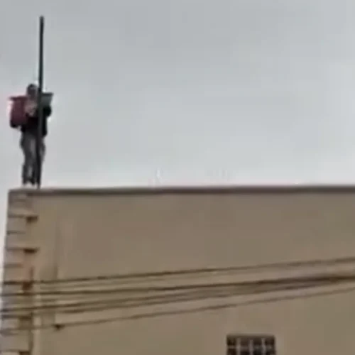 Irán recuerda que España debe «garantizar la seguridad» en la Embajada de Madrid tras la irrupción de un activista en su tejado