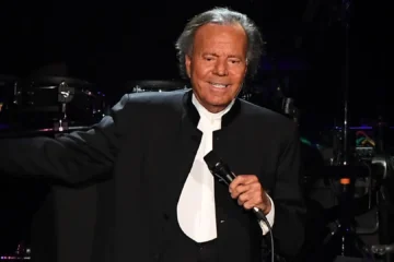 Las mujeres que denunciaron a Julio Iglesias seguirán luchando «por justicia» tras el archivo de la investigación