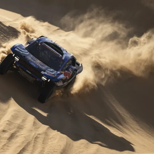 Hay Dakar para los españoles: Nani Roma recorta tiempo al líder Al-Attiyah y Carlos Sainz acaba tercero en la undécima etapa