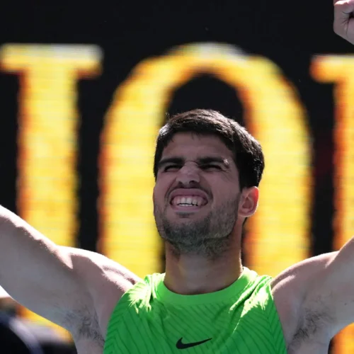 Carlos Alcaraz sobrepasa a Tommy Paul para meterse en los cuartos de final del Open de Australia por tercer año consecutivo