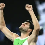 Carlos Alcaraz arrasa a De Miñaur y llega por primera vez a las semifinales del Open de Australia donde se medirá a Zverev
