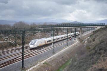 El contrato de renovación del tramo de Adamuz no contemplaba el cambio total de los carriles