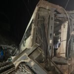 Un accidente de tren en Córdoba causa 40 muertos y 152 de heridos: “La gente pedía socorro e intentamos sacarlos, pero era muy difícil”
