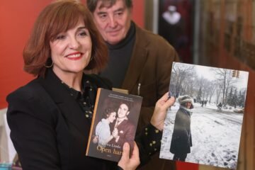 Dibujos, cuentos, fotografías y cuadernos de notas: el legado “infantil” de Elvira Lindo al Instituto Cervantes