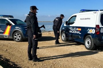 Diez detenidos en un gran operativo policial por el tiroteo en Isla Mayor en el que un agente quedó herido grave