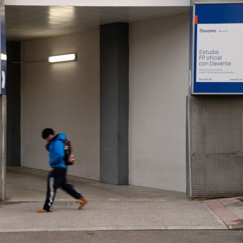 La FP privada crece el doble de rápido que la pública: miles de jóvenes pagan hasta 9.000 euros por una titulación