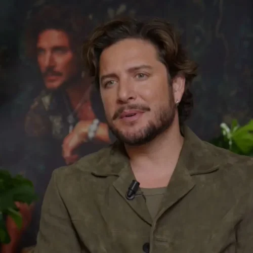 Manuel Carrasco llora la muerte de una madre y una hija en la tragedia de Adamuz a las que conocía «de toda la vida»